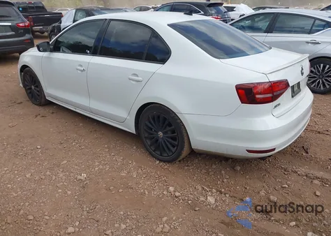 2017 Volkswagen Jetta 1.8T Sport z USA, uszkodzony, nr VIN 3VWD17AJXHM309835